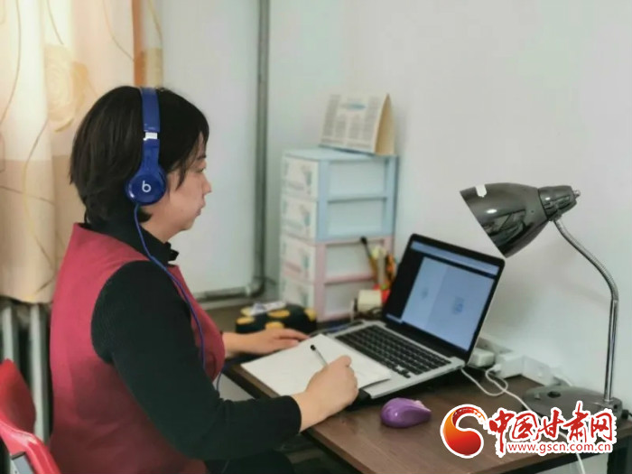 【三八特刊·“疫”線心聲】她，24小時(shí)聆聽(tīng)“疫”動(dòng)的心