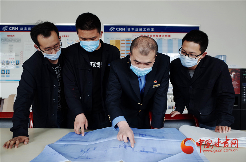 用奮斗的青春護航高鐵——記全國鐵路勞動模范、蘭西動車運用所副所長張學(xué)東