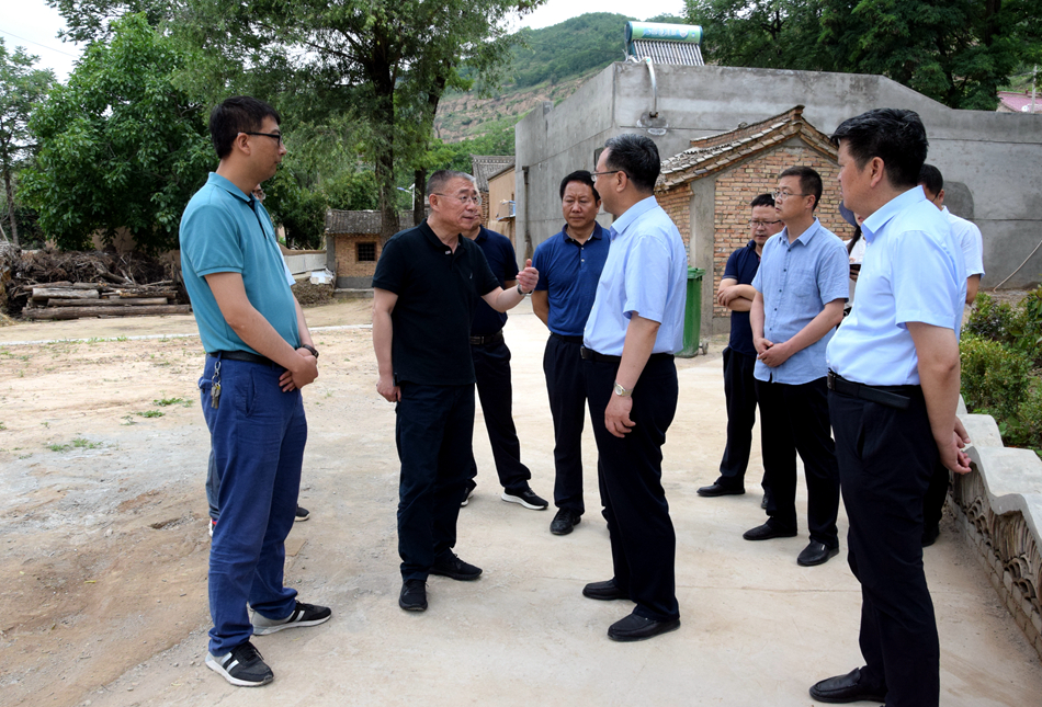 王銳深入麥積區(qū)、甘谷縣掛牌督戰(zhàn)村調(diào)研指導(dǎo)脫貧攻堅工作
