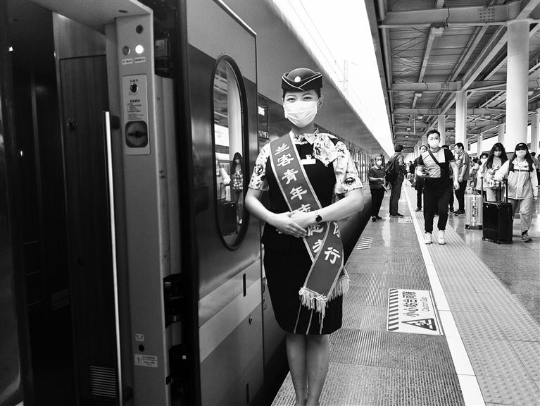 2020年暑運(yùn)啟幕 蘭州至貴陽(yáng)首開(kāi)“綠巨人”動(dòng)車