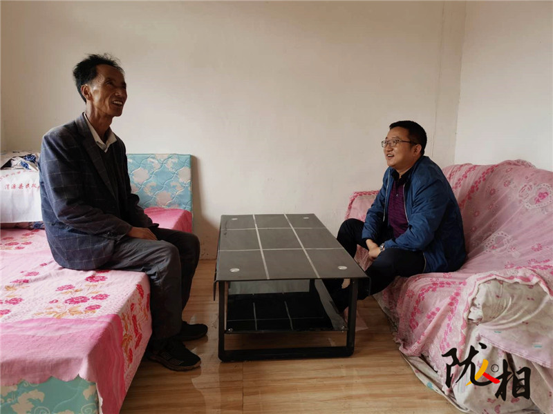 【隴人相】以扶貧為己任 把村民當(dāng)親人——記元古堆村黨支部第一書記、駐村幫扶工作隊(duì)隊(duì)長陳元兵