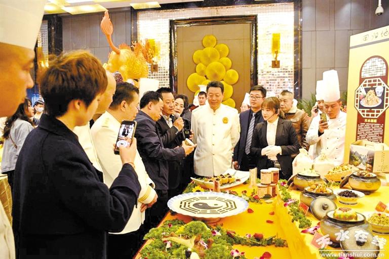 隴菜藝術(shù)盛典聚焦隴菜經(jīng)濟(jì)新成就——中國烹飪大師、甘肅省隴菜協(xié)會會長趙長安專訪