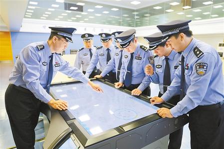 致敬！人民警察