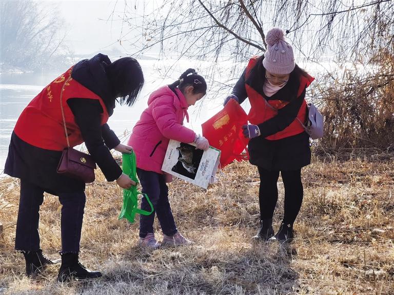 2500斤“冬糧”幫候鳥(niǎo)越冬