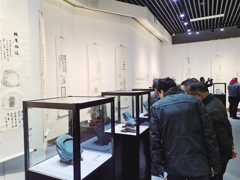 “非遺精品洮硯傳拓題跋藝術(shù)展”開(kāi)展 洮硯雕刻、傳拓、拓片題跋集中亮相甘肅藝術(shù)館