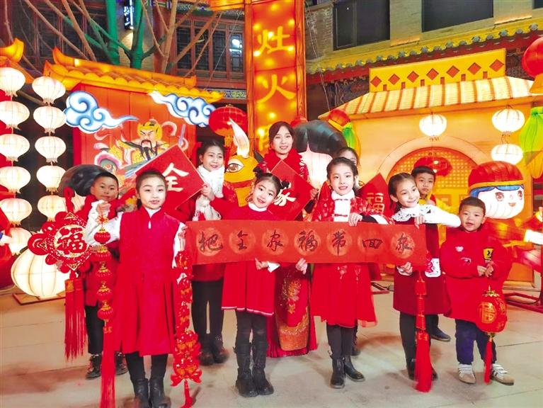 原創(chuàng)音樂(lè)電視《全家?！废蛱m州市人民拜年！