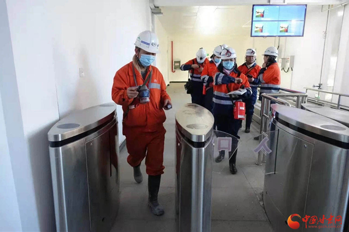 【新春走基層】春節(jié)，他們依然堅守在600米礦井下