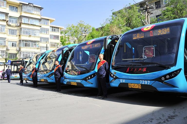 串聯(lián)紅色教育資源 蘭州市首條“紅色公交專線”開通