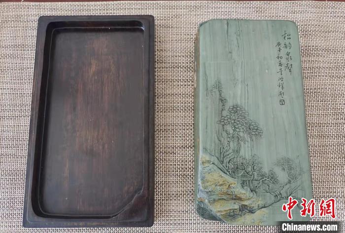 圖為盧保勝為提升洮硯文化內(nèi)涵，制作“一硯一銘、一盒一拓”成品展示?！堟?攝