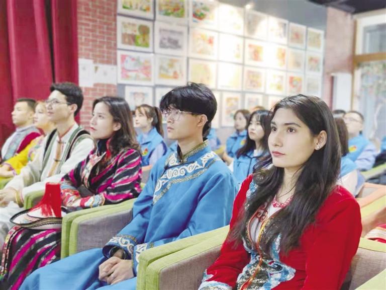 “金城百合花”民族團(tuán)結(jié)志愿服務(wù)隊成立