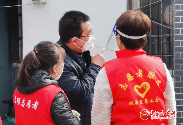 【甘快看·疫情防控最美有你（11）】奔走在“戰(zhàn)疫”一線！有一種力量叫志愿者
