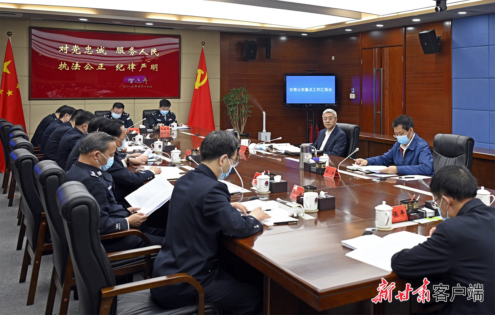 【甘快看】尹弘在甘肅省公安廳調(diào)研時(shí)強(qiáng)調(diào)：堅(jiān)持政治建警鍛造公安鐵軍，全力以赴防風(fēng)險(xiǎn)保安全護(hù)穩(wěn)定