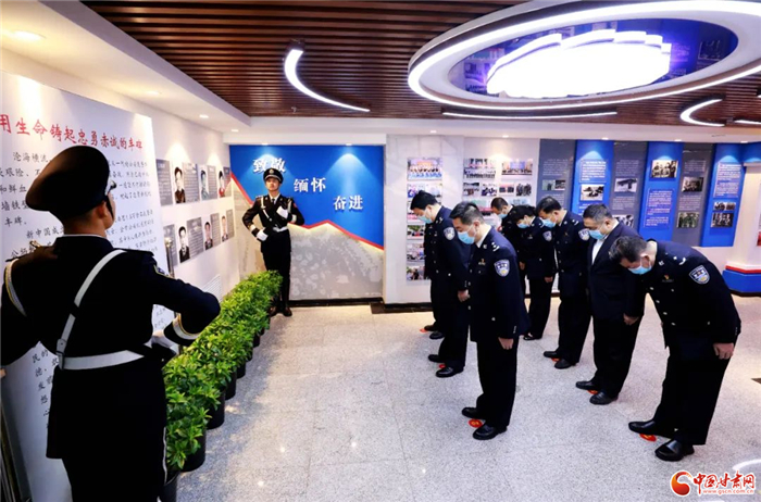 蘭州市公安局黨委開(kāi)展清明節(jié)紀(jì)念公安英烈主題黨日活動(dòng)