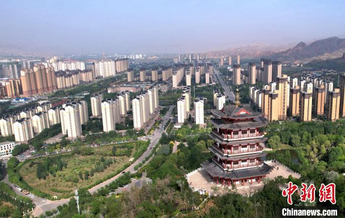 圖為“南涼古都”樂都朝陽山片區(qū)的今朝。　薛蒂 攝