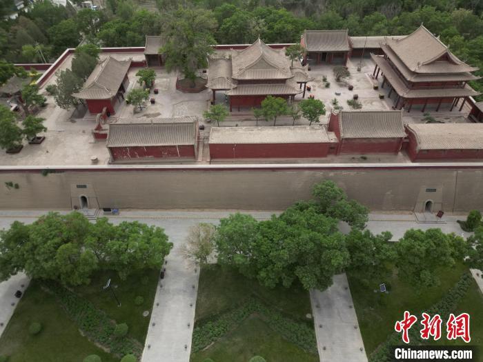 5月16日，航拍下的雷臺(tái)漢墓墓室入口。戴文昌　攝