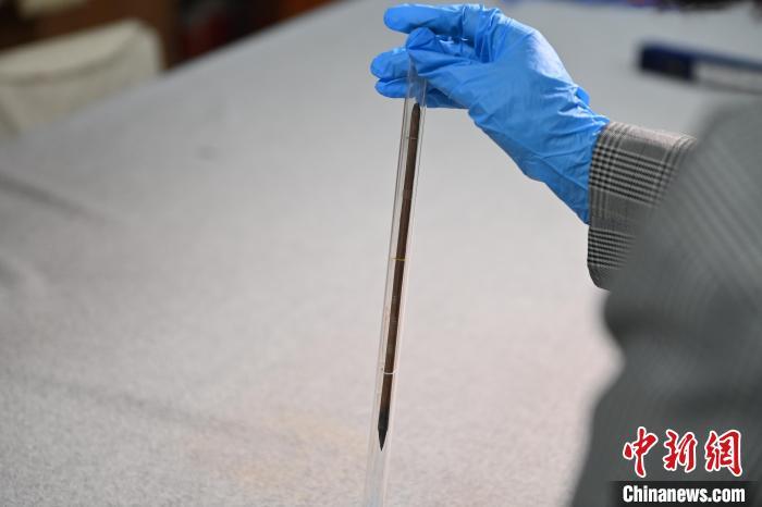 2024年5月7日，甘肅省博物館館藏國寶級文物“白馬作”毛筆。李亞龍　攝