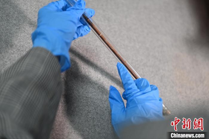 2024年5月7日，拍攝的甘肅省博物館館藏國寶級文物“白馬作”毛筆。李亞龍　攝