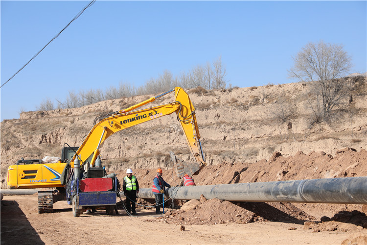 臨洮縣洮陽水廠農村供水鞏固提升暨城區(qū)第二水源工程現(xiàn)場。_副本.jpg